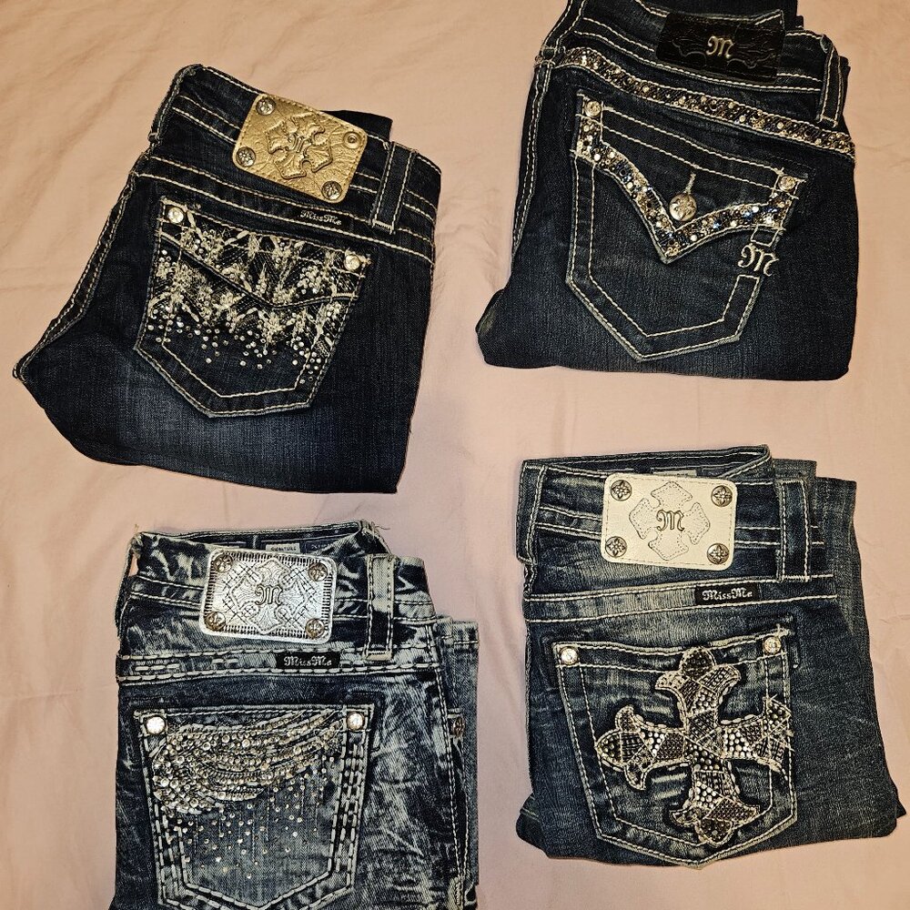 ‼️SOLD‼️ Lot of 4 Miss Me Bedazzled Jeans Sz 25